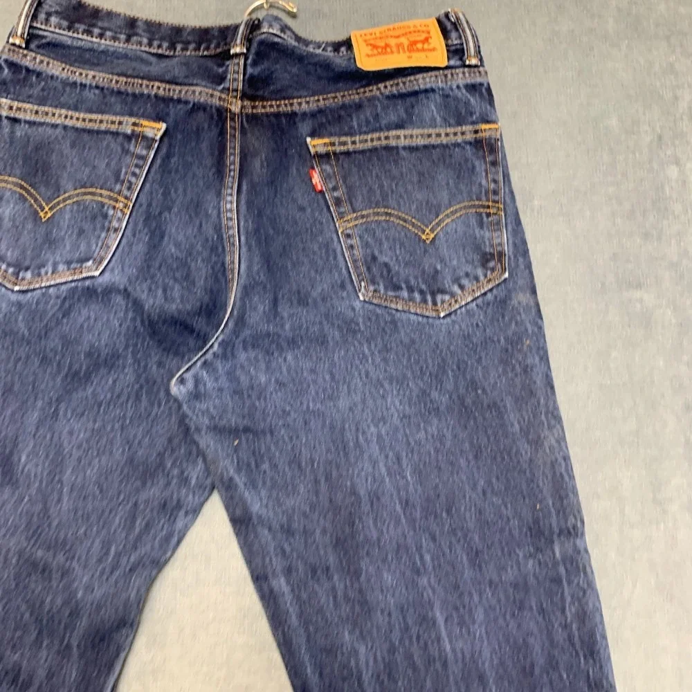 Levi's 550 Relaxed Fit Jeans Mens 34X30 Blue Denim Medium Wash 5-Pockets